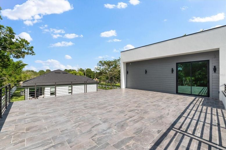 Detached Garage, Exterior