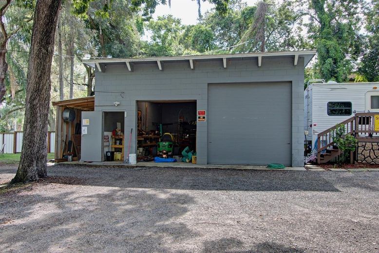Detached Garage, Exterior