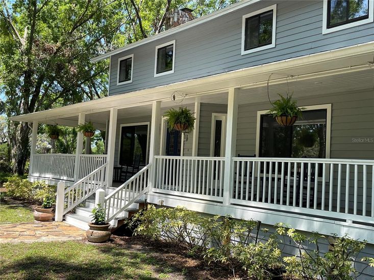 Exterior, Facade, None