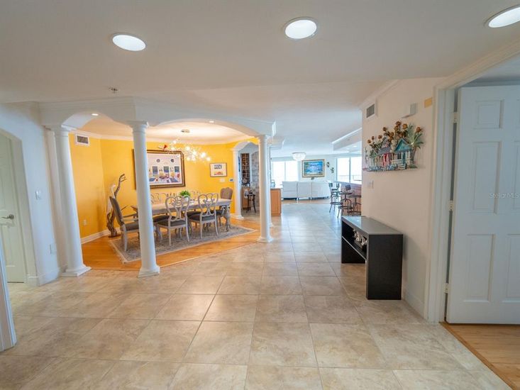 Dining room, Interior, Recessed Lighting