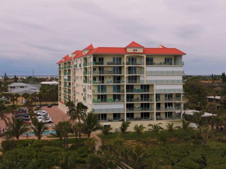 Exterior, Facade, Condo Building