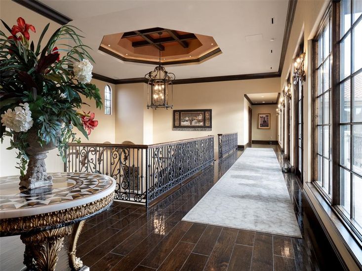 Interior, Pendant Lights, Recessed Lighting, Wood Texture Flooring