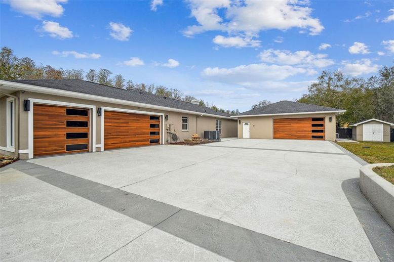 Detached Garage, Exterior