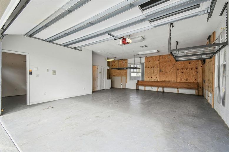 Garage, Interior