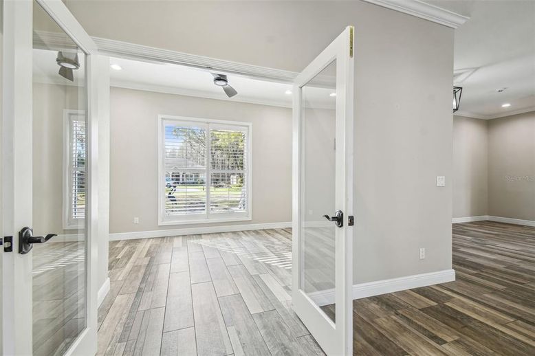 Empty room, Interior, Recessed Lighting, Wood Texture Flooring