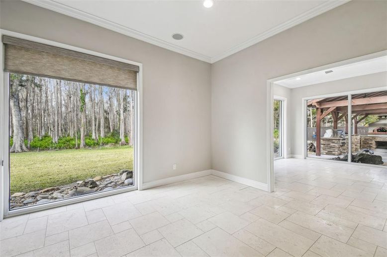 Empty room, Interior, Recessed Lighting
