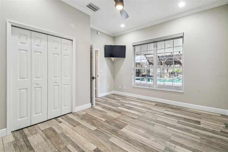 Empty room, Interior, Recessed Lighting, Wood Texture Flooring