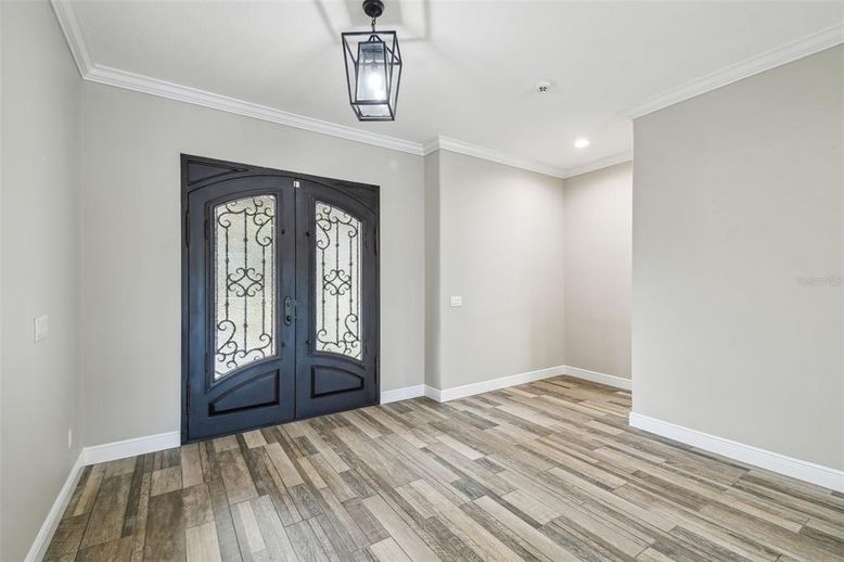 Interior, Pendant Lights, Recessed Lighting, Wood Texture Flooring