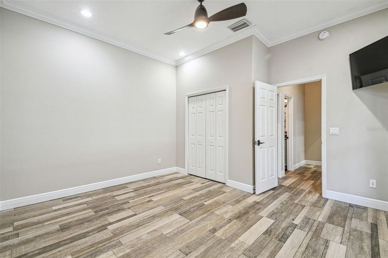 Empty room, Interior, Recessed Lighting, Wood Texture Flooring