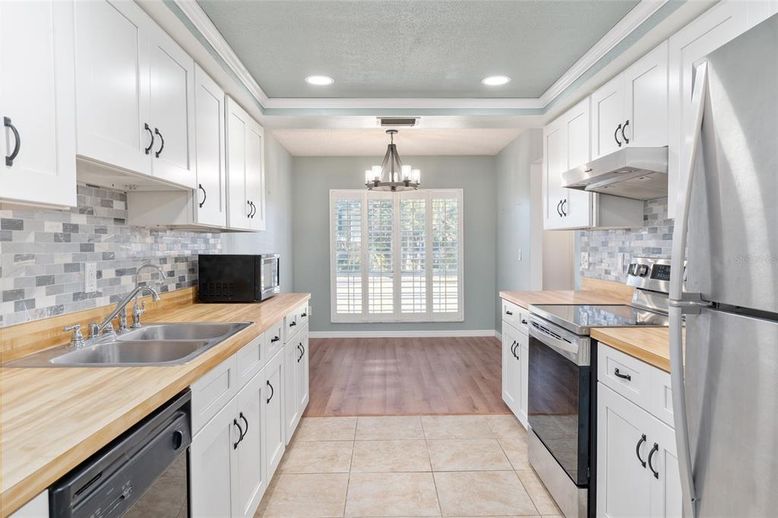 Chandelier, Interior, Kitchen, Recessed Lighting, Wood Texture Flooring