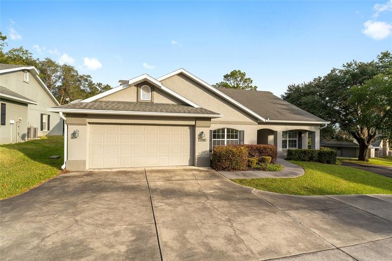 Attached, Exterior, Facade, Ranch