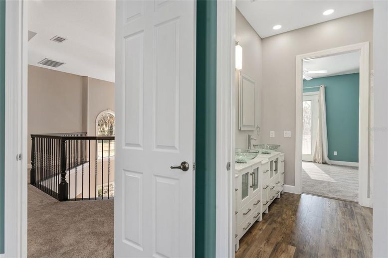 Interior, Recessed Lighting, Wood Texture Flooring