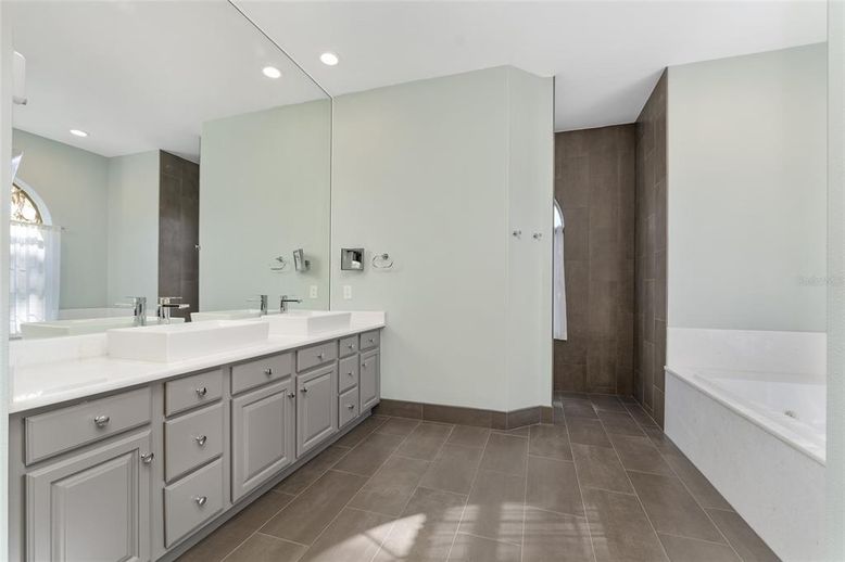 Bathroom, Dual Sink Vanities, Interior, Recessed Lighting