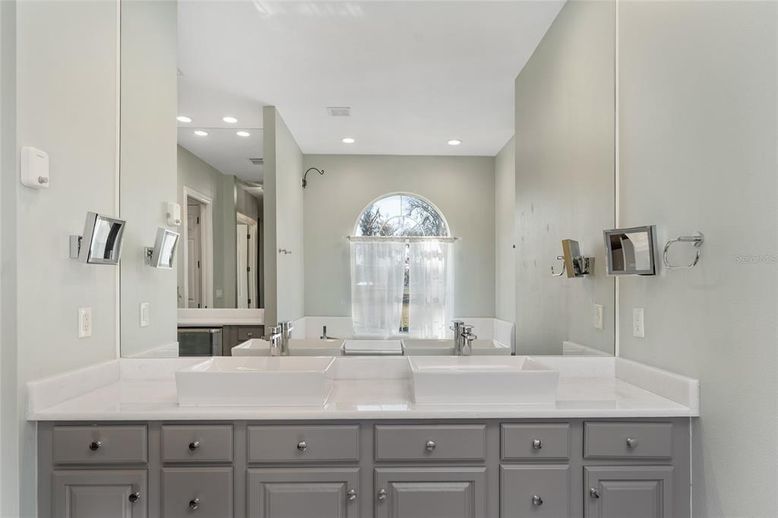 Bathroom, Dual Sink Vanities, Interior, Recessed Lighting