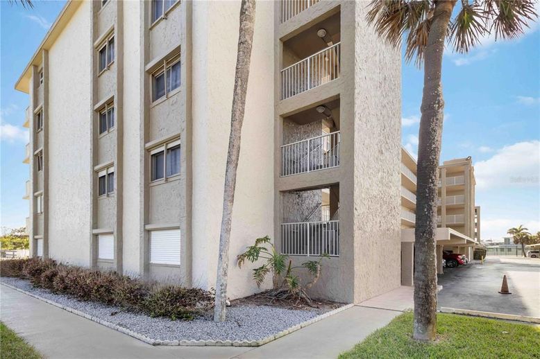 Exterior, Facade, Condo Building
