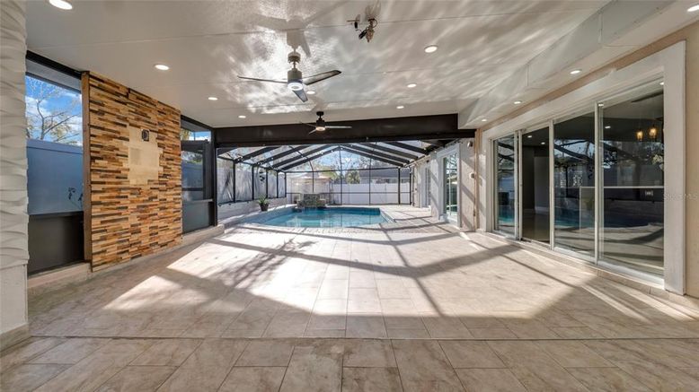Interior, Pool, Recessed Lighting, Sun Room
