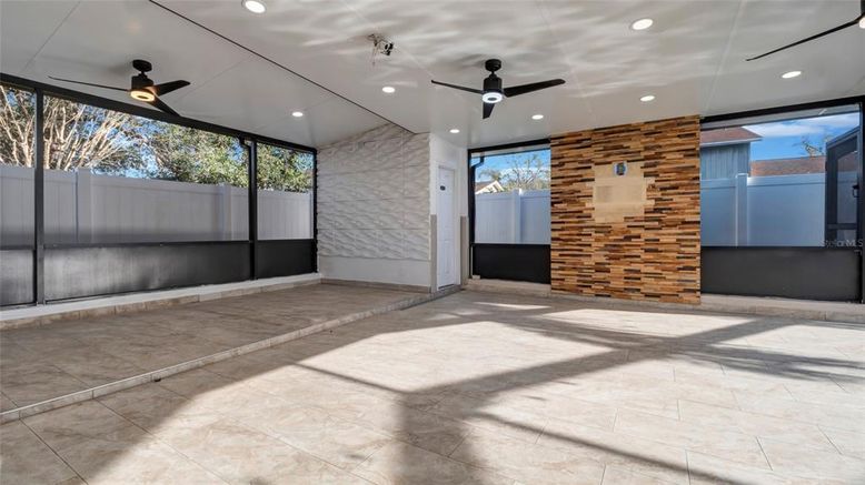 Empty room, Interior, Recessed Lighting