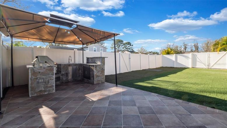 Backyard, Exterior