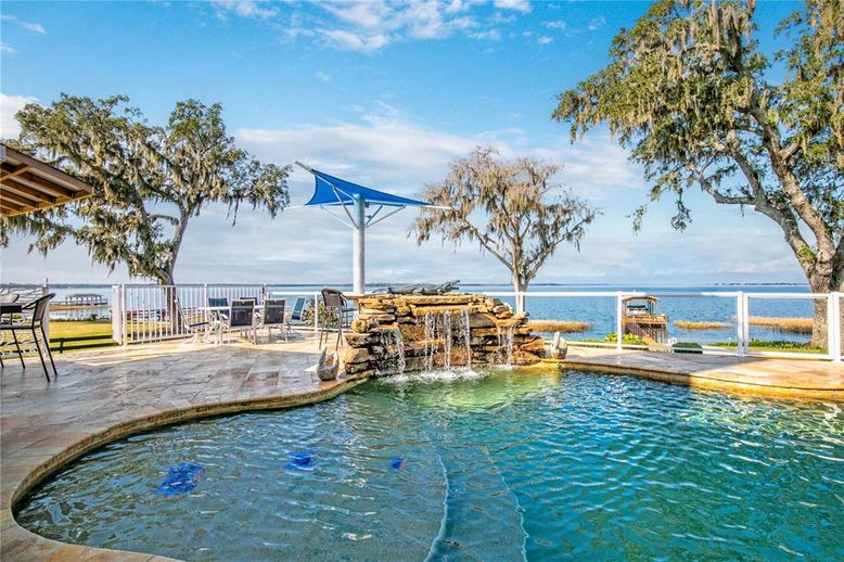 Exterior, Pool, Water