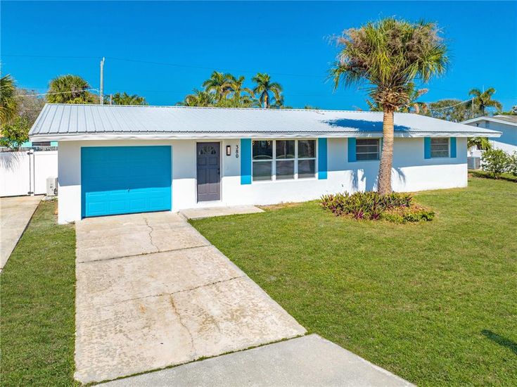 Attached, Exterior, Facade, Ranch