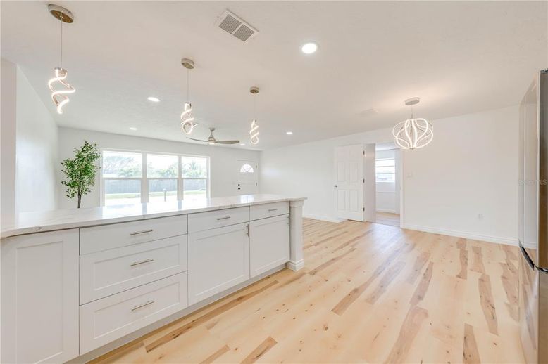 Interior, Pendant Lights, Recessed Lighting, Wood Texture Flooring