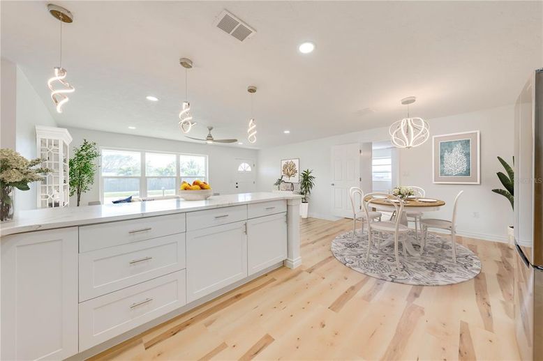 Dining room, Interior, Kitchen, Pendant Lights, Recessed Lighting, Wood Texture Flooring