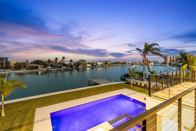 Exterior, Lake, Pool
