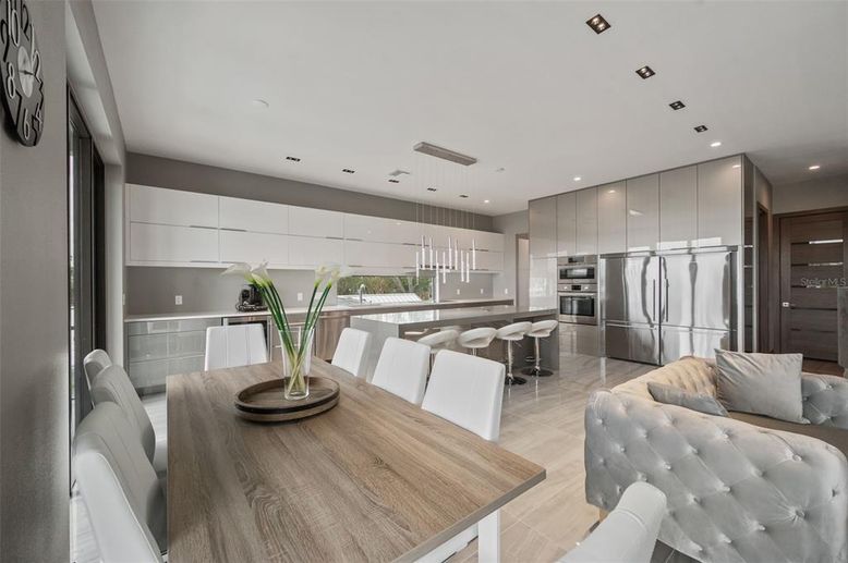 Dining room, Interior, Kitchen, Pendant Lights, Recessed Lighting, Stainless Steel Appliances