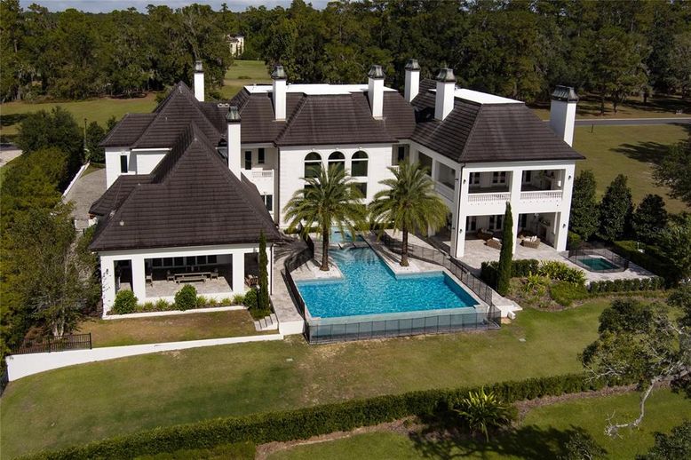 Exterior, Facade, Pool, Queen Anne Victorian