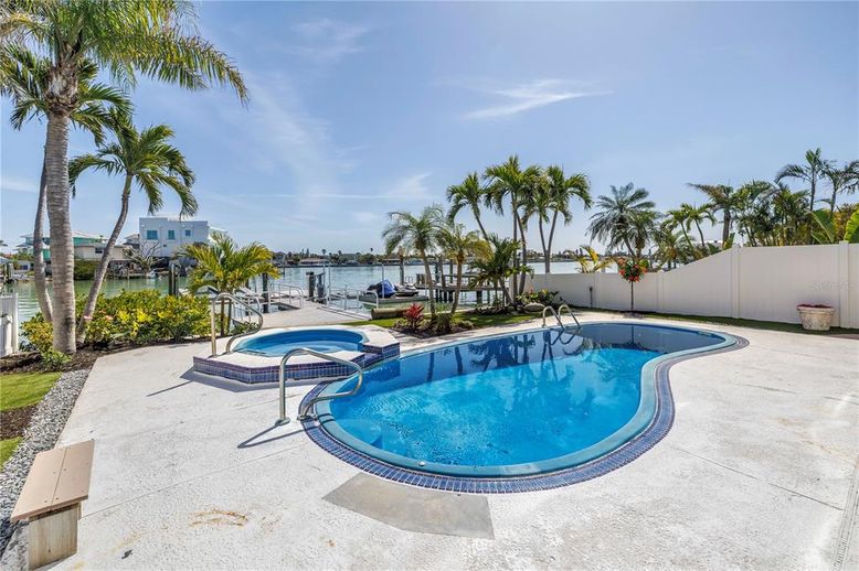 Exterior, Pool, Water