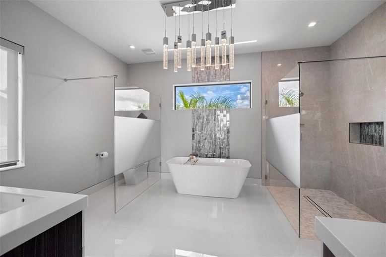 Bathroom, Free Standing Baths, Glass Shower, Interior, Pendant Lights, Recessed Lighting