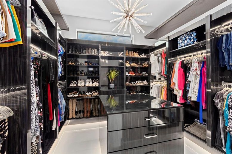 Interior, Walk-in Closets