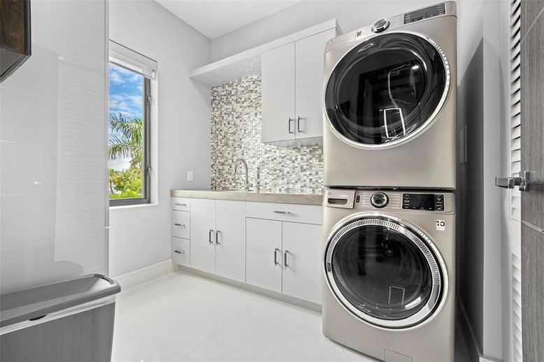 Interior, Utility Closets, Washer