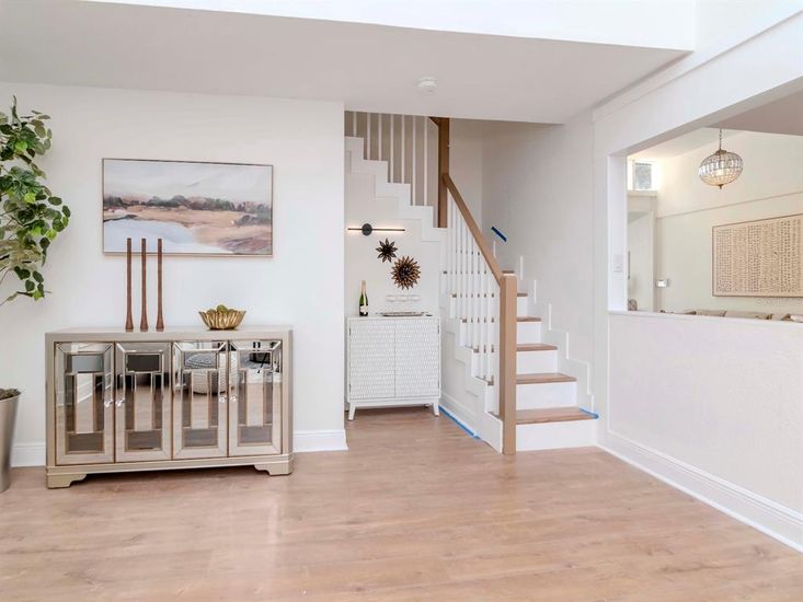 Interior, Pendant Lights, Wood Texture Flooring