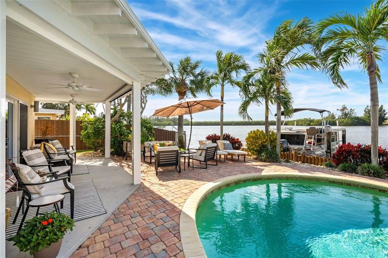 Exterior, Pool, Water