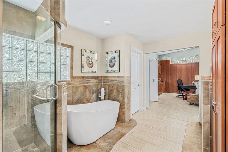 Bathroom, Free Standing Baths, Glass Shower, Interior, Recessed Lighting