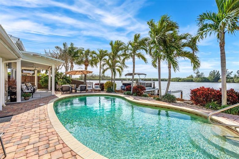 Exterior, Lake, Pool, Water