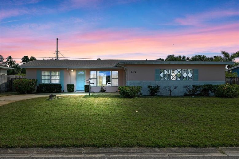 Backyard, Exterior, Facade, Ranch