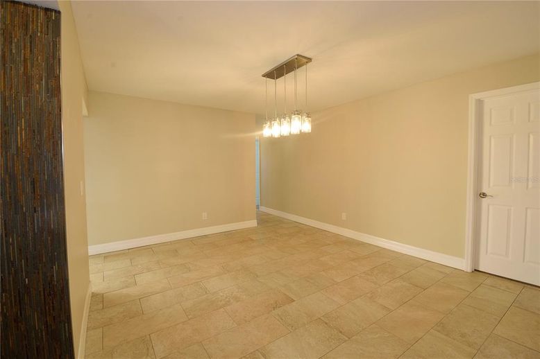 Empty room, Interior, Pendant Lights