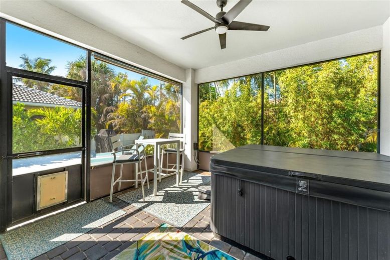 Hot Tub, Interior, Sun Room