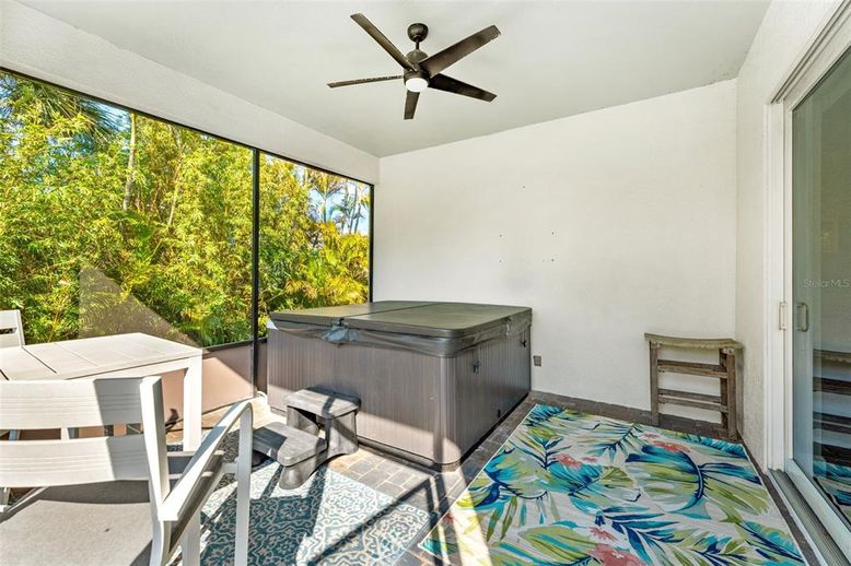 Hot Tub, Interior, Sun Room