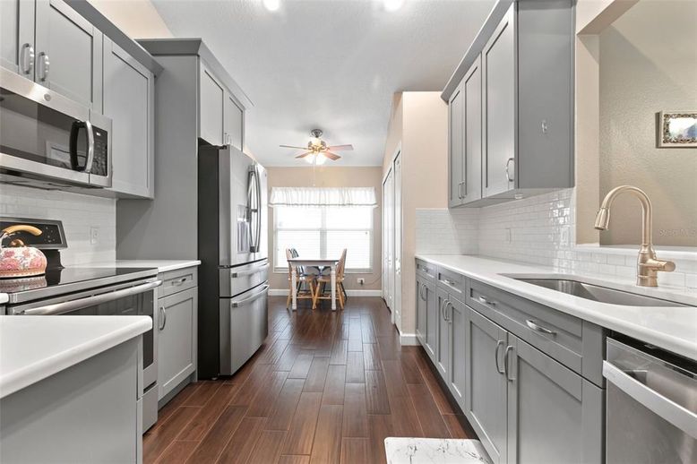Dining room, Interior, Kitchen, Stainless Steel Appliances, Wood Texture Flooring