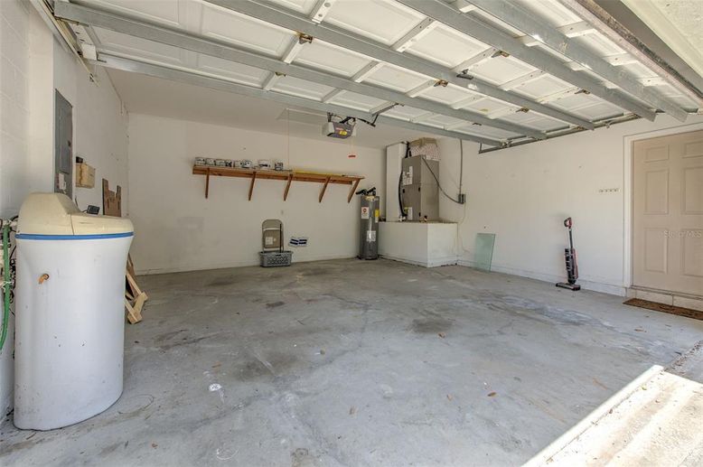 Garage, Interior