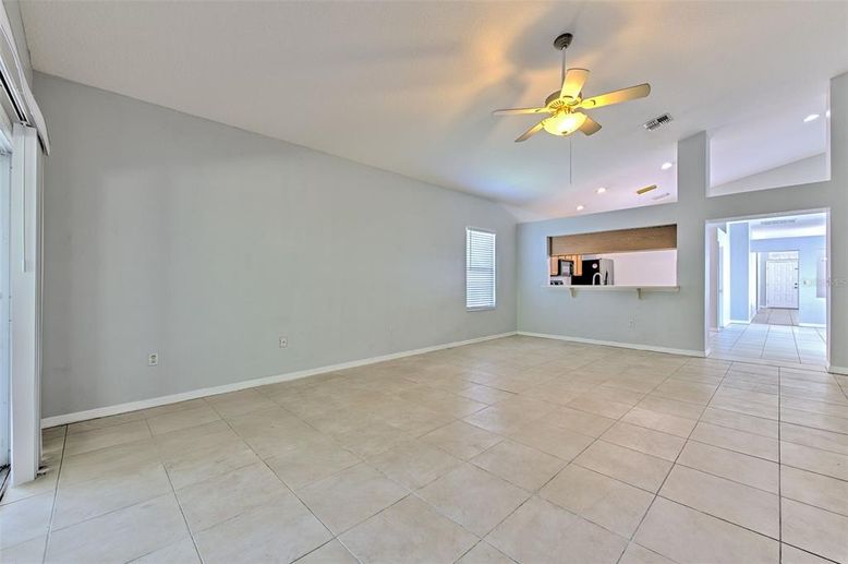 Empty room, Interior, Recessed Lighting