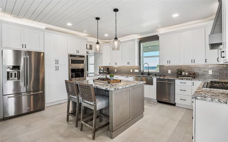 Interior, Kitchen, Pendant Lights, Recessed Lighting, Stainless Steel Appliances
