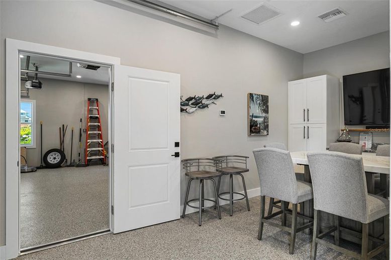 Dining room, Interior, Recessed Lighting