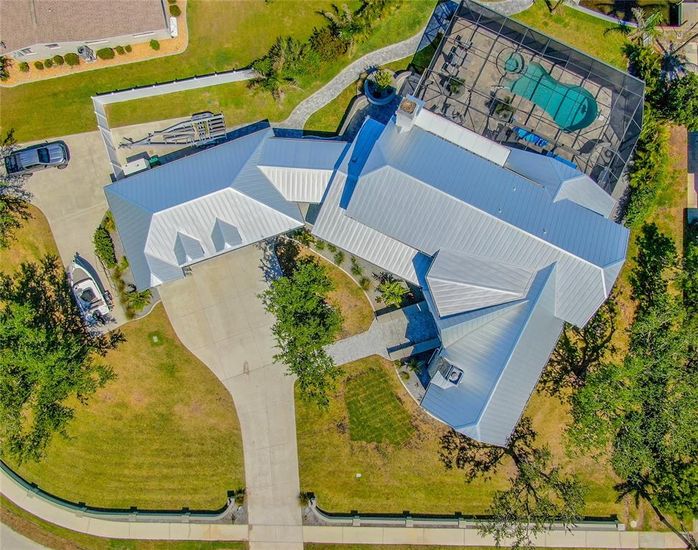 Exterior, Drone
