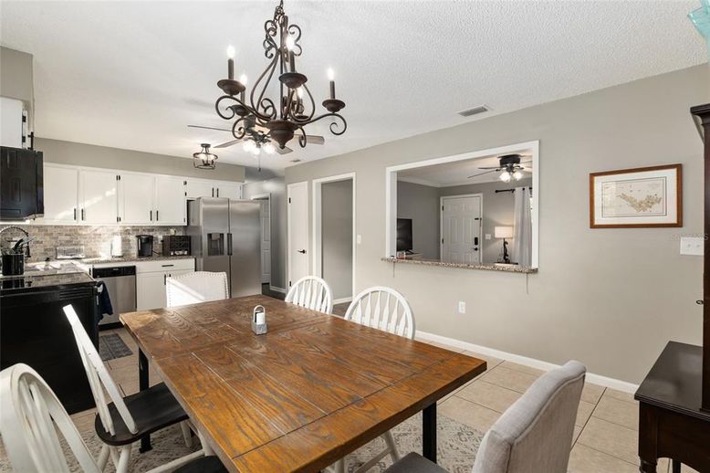 Chandelier, Dining room, Interior, Kitchen, Stainless Steel Appliances