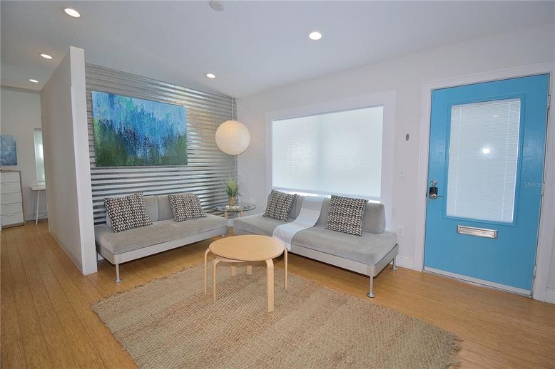 Interior, Living room, Pendant Lights, Recessed Lighting, Wood Texture Flooring