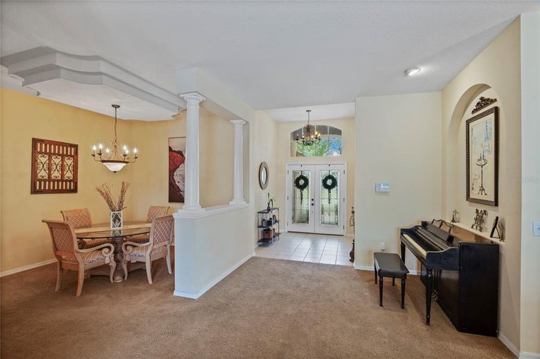 Chandelier, Dining room, Interior, Pendant Lights, Piano, Recessed Lighting